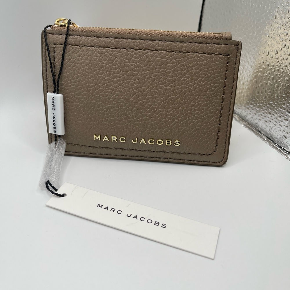 ❌❌❌ SOLD ❌❌❌ Marc Jacob zip Leather Coin Card Purse Beige